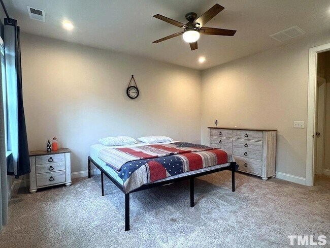 Building Photo - 822 Amley Pl