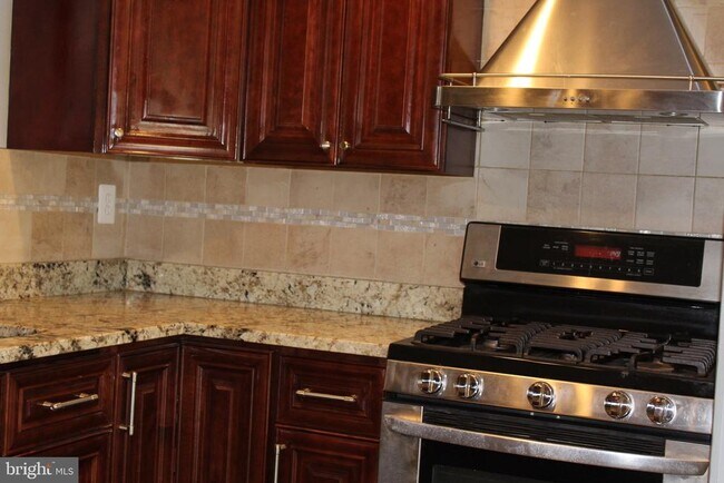 Building Photo - 3808 Delano St