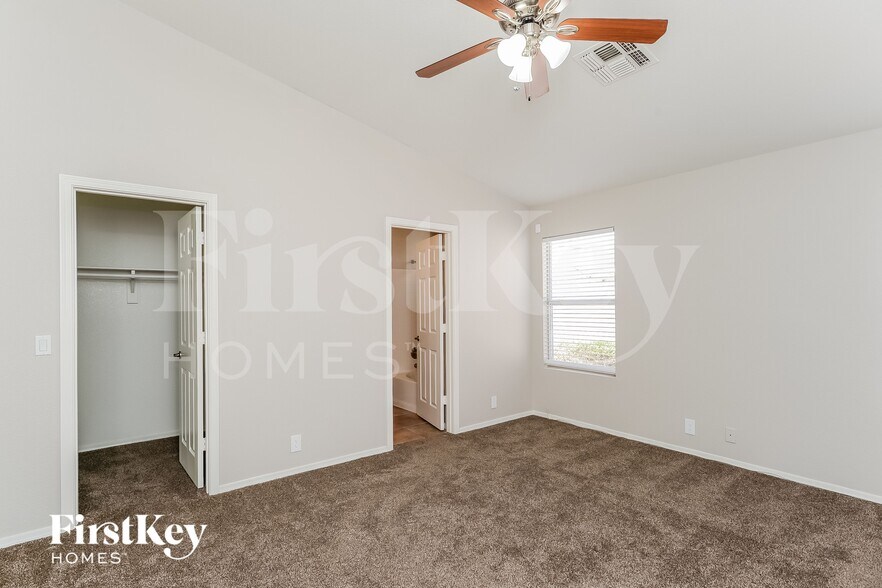 Building Photo - 6648 E Russell St