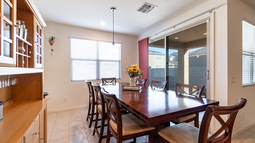 Building Photo - 514 W Cholena Trl