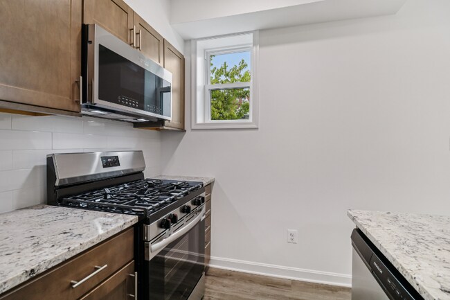 Building Photo - 303 Seaton Pl NE