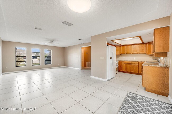 Building Photo - 115 Angelo Rd SE