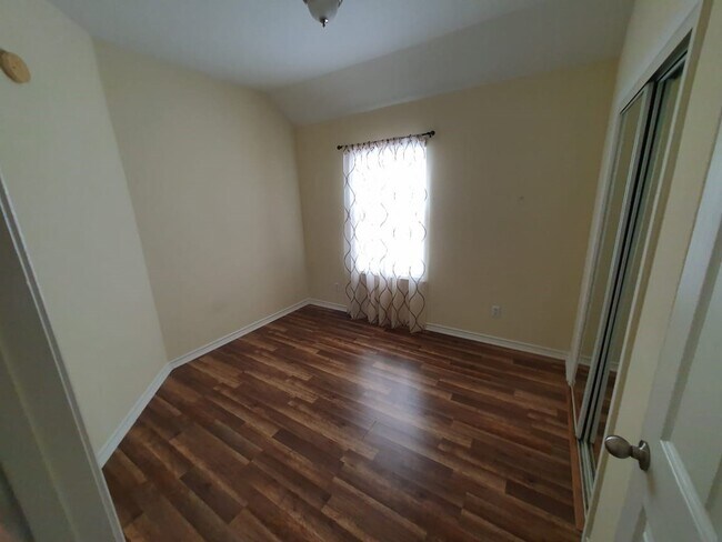 Building Photo - 16020 Fountainview Dr