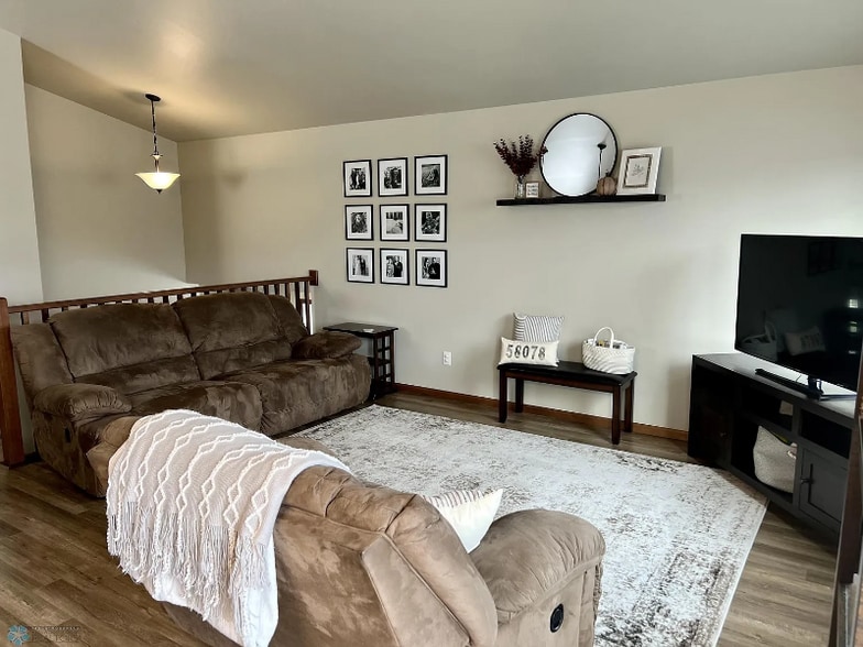 Building Photo - 2737 10th St W