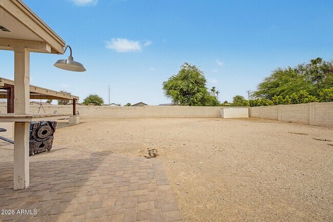 Building Photo - 16550 N Naegel Dr