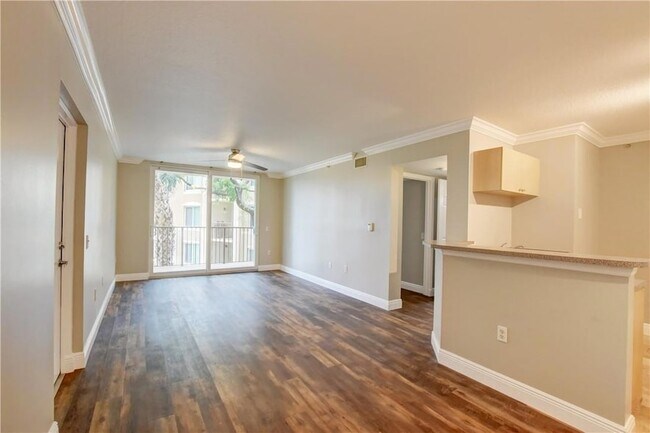 Building Photo - 1312 Villa Cir