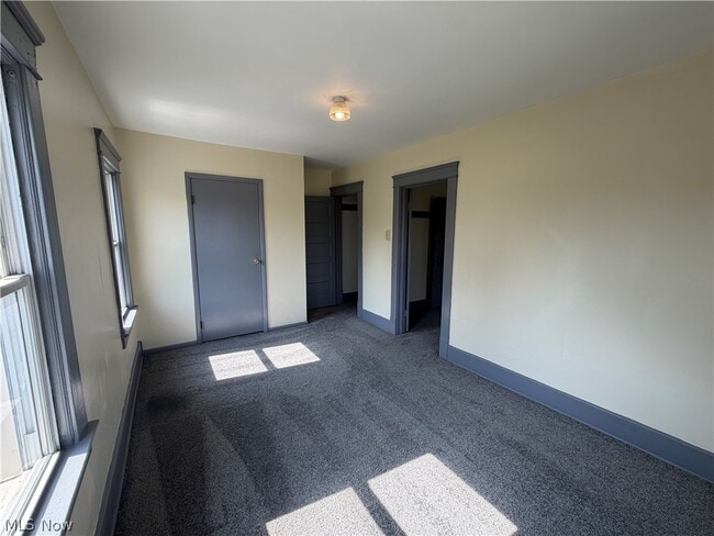 Building Photo - 322 Pratt St