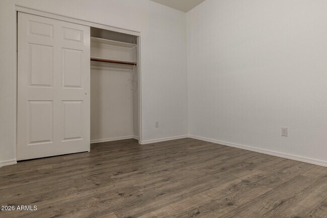Building Photo - 3125 E Cottonwood Ln