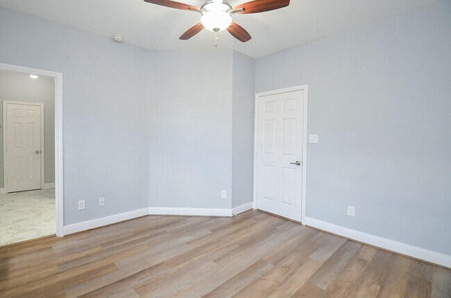 Building Photo - 1016 Studer St