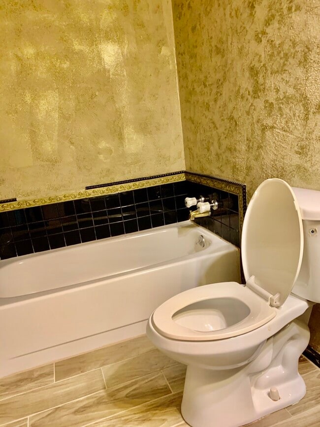 Building Photo - 16118 Lazy Ridge Rd