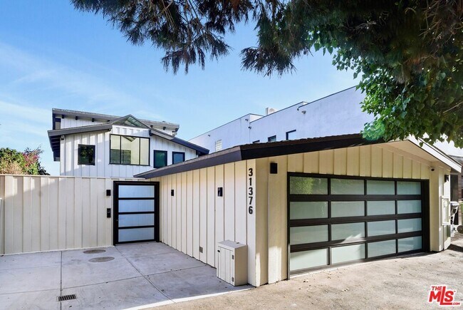 Building Photo - 31376 Broad Beach Rd