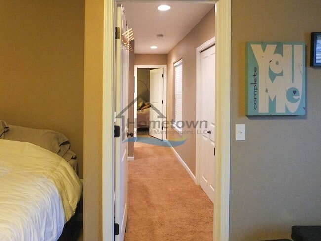 Building Photo - 2 Bedroom & 1.5 Bathroom Coeur d'Alene Hom...