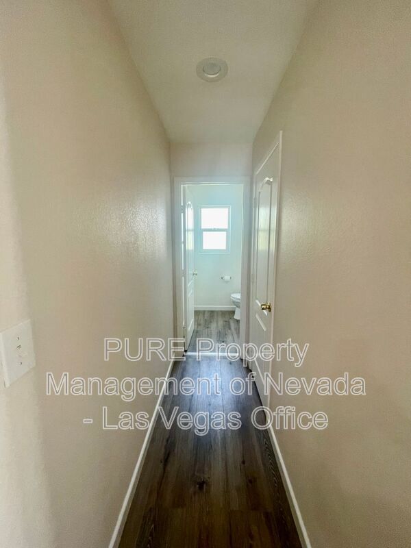 Building Photo - 102 La Padania Ave