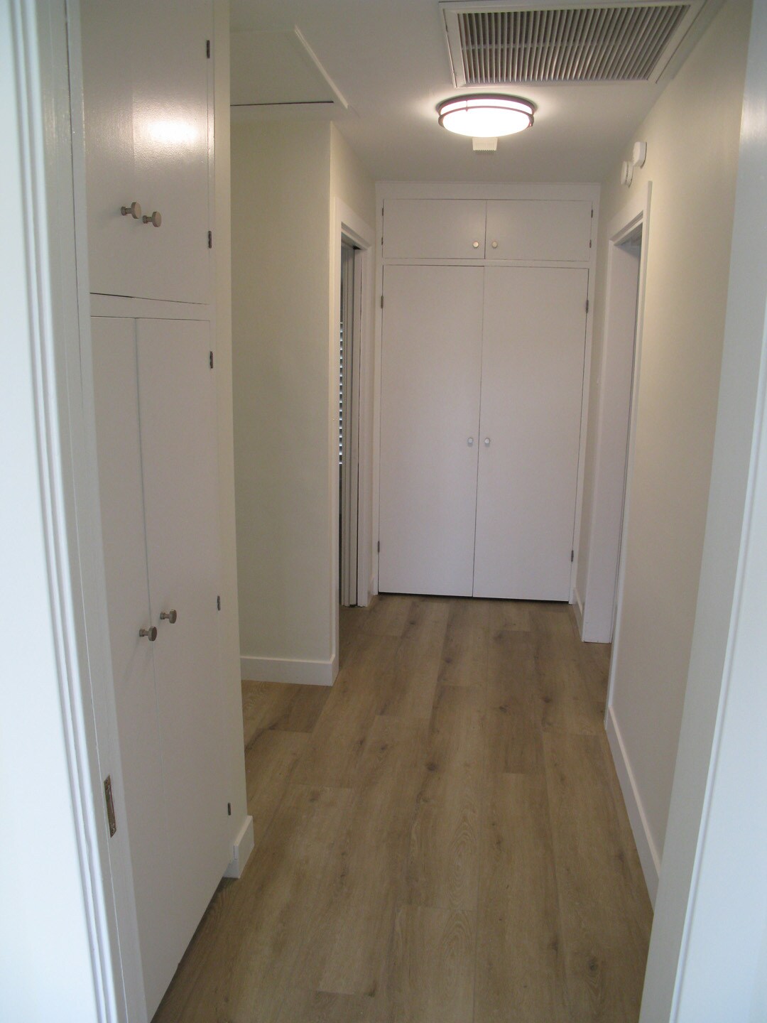 Building Photo - 5137 E Vista Hermosa St