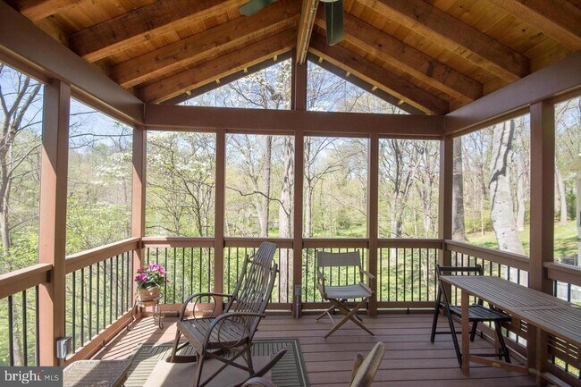 Building Photo - 3253 Juniper Ln
