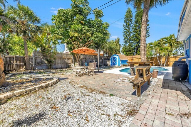 Building Photo - 6892 Gulf Winds Dr