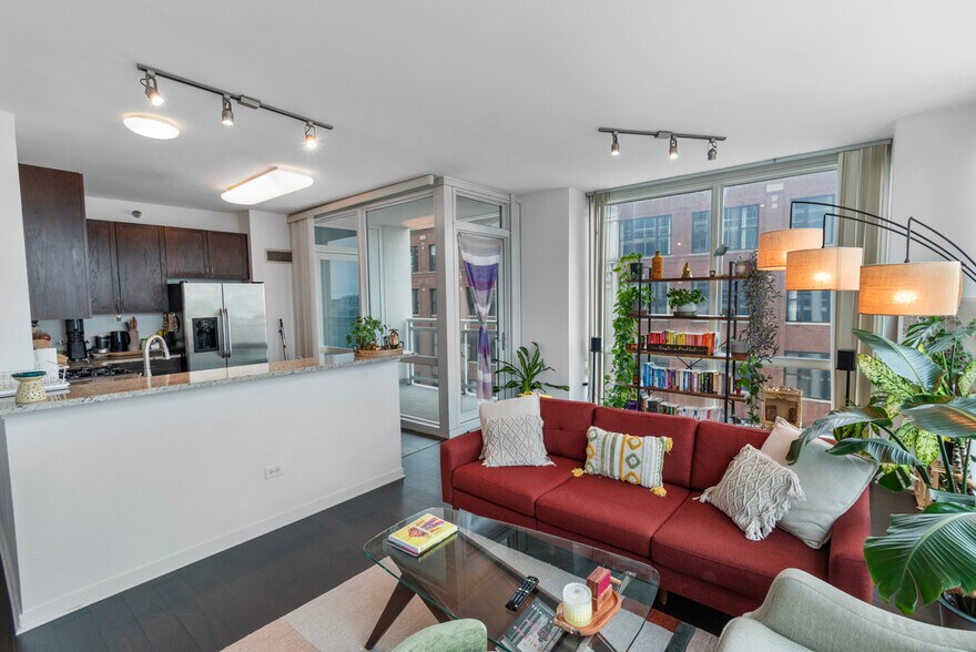 Building Photo - 757 N Orleans St