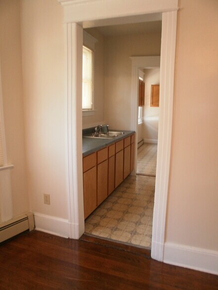 pantry - 405 Ellsworth Ave