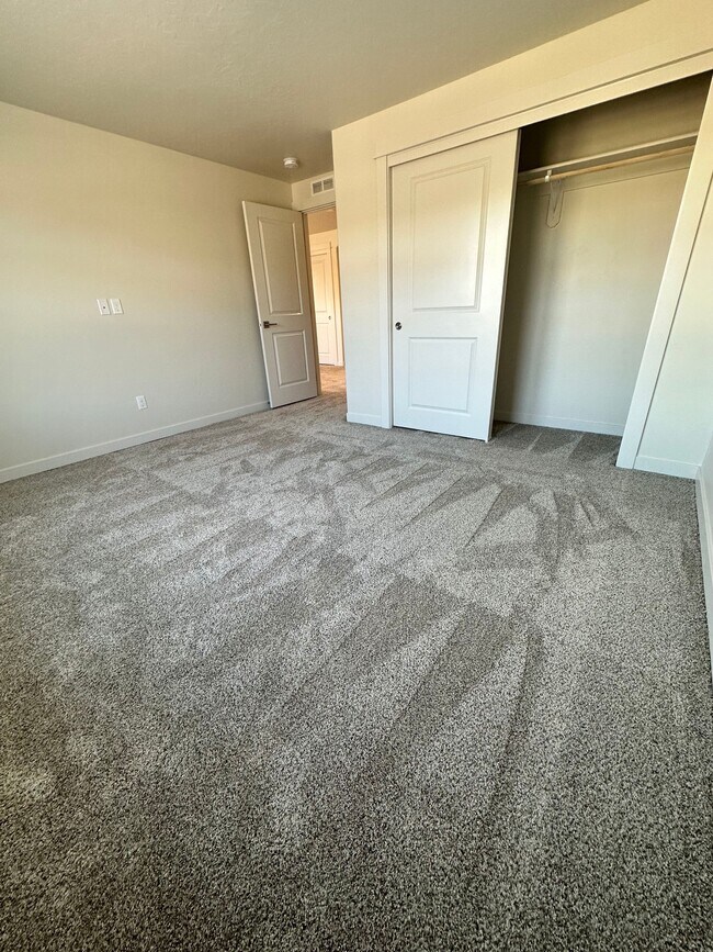 Building Photo - 10469 W Royal Fern Ct