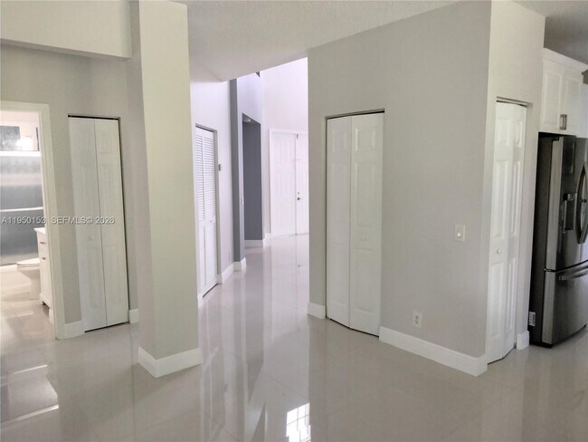 Building Photo - 1249 Allamanda Way