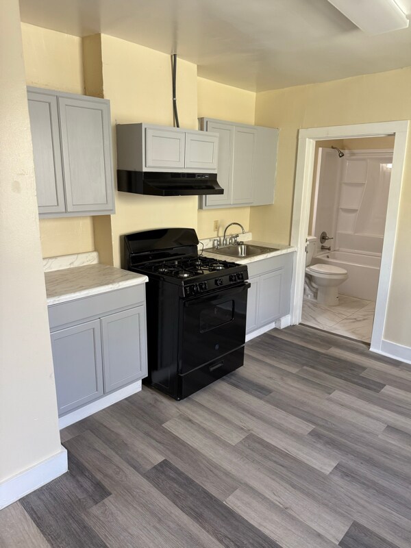 Building Photo - 2328 Lapeyrouse St