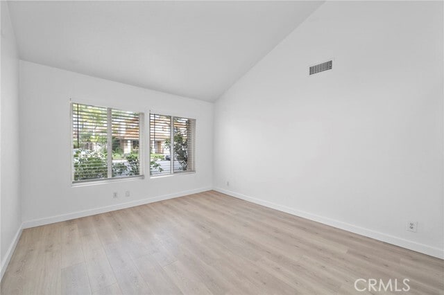 Building Photo - 15 Romero