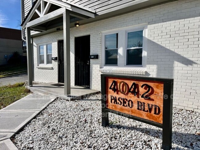 Building Photo - 4042 The Paseo