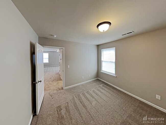 Building Photo - 4676 Midstream Crossing Dr