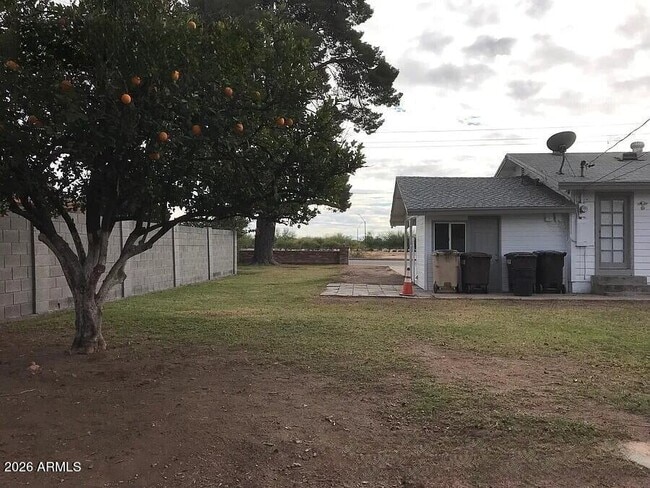 Building Photo - 8238 W Monroe St