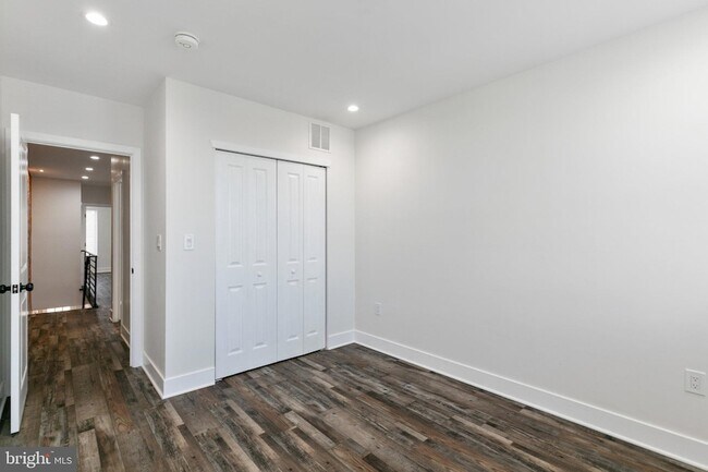 Building Photo - 3156 Almond St