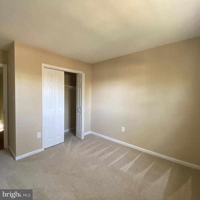 Building Photo - 9132 Conservation Way