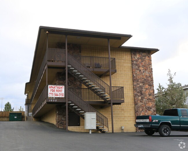 Primary Photo - 1600 Idlewild Dr
