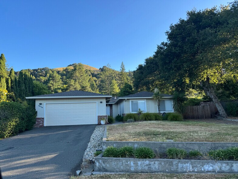 Building Photo - 6545 Birch Dr