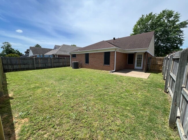 Building Photo - 5816 Kayla Dr