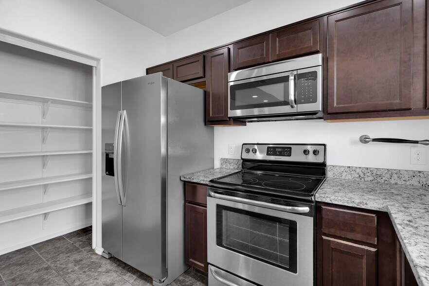 Building Photo - 4154 N Thurston Ln