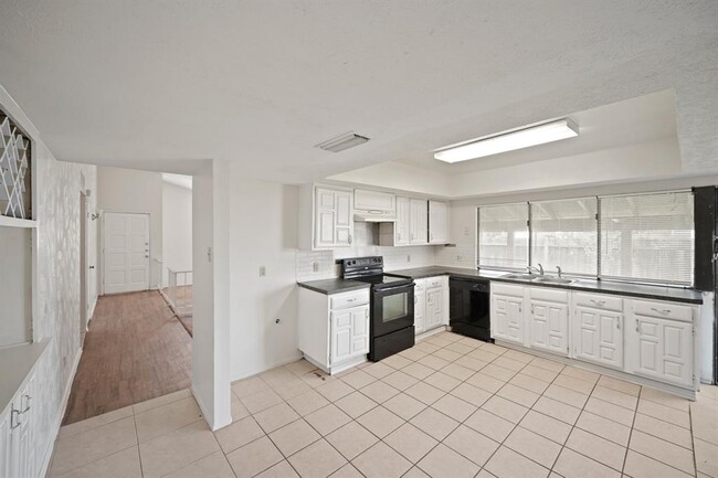 Building Photo - 15822 Danford Dr