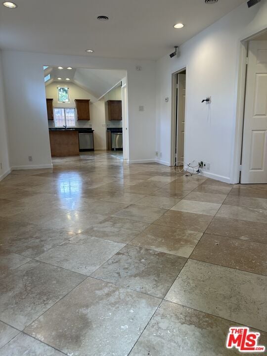 Building Photo - 2454 Penmar Ave