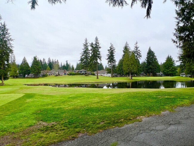 Building Photo - Golf Course Home in Mill Creek!