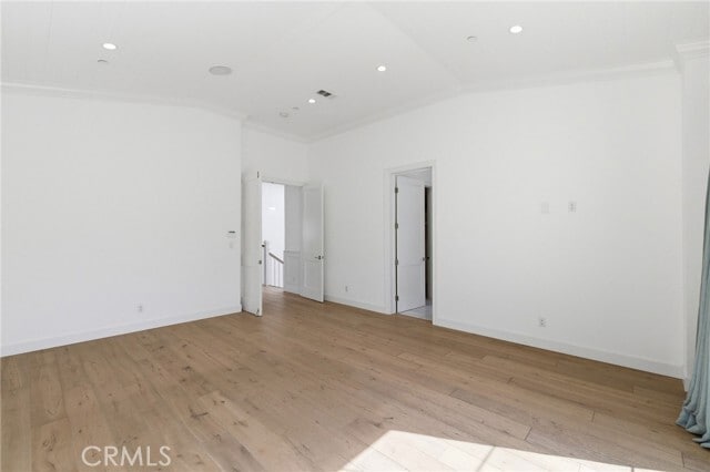 Building Photo - 1405 Oak Ave