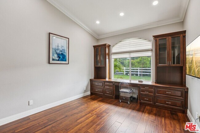 Building Photo - 27048 Triumph Ave