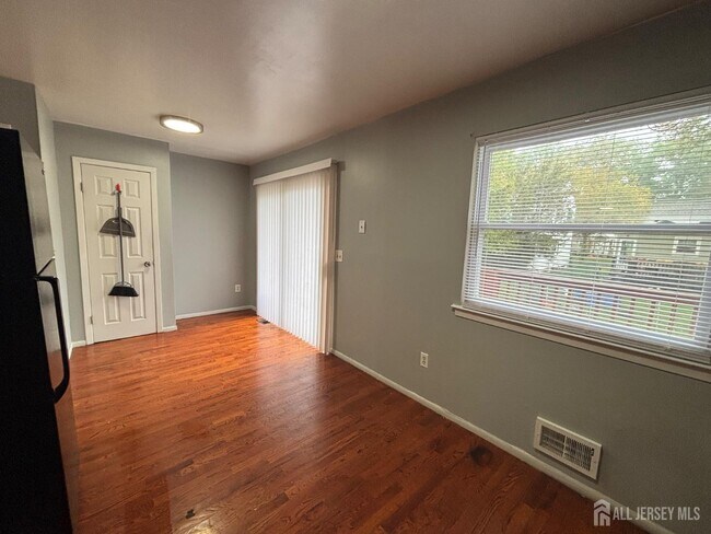 Building Photo - 577 Berlant Ave