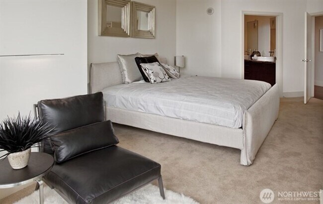 Building Photo - Stunning 2BR/2Bath luxury condo above Hyatt at Olive 8 APT 2905