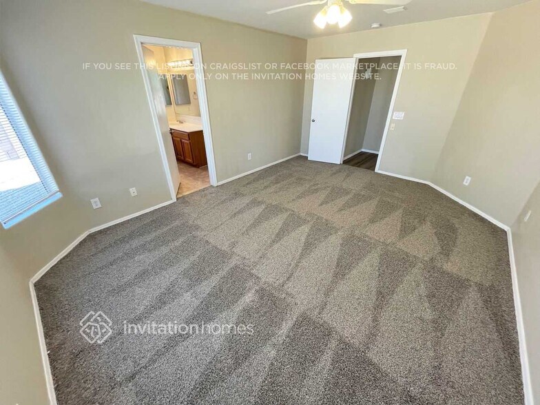 Building Photo - 3812 S 74th Dr