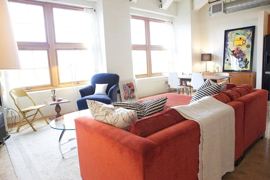 Building Photo - 1420 NW Lovejoy St