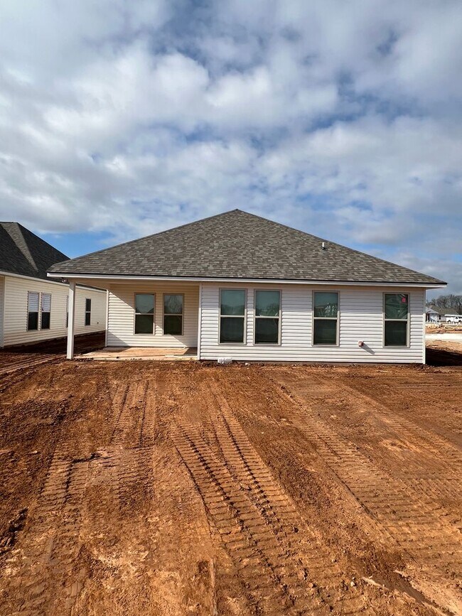 Building Photo - 17 Venecia Ct