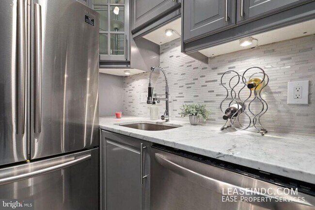 Building Photo - 1435 Corcoran St NW