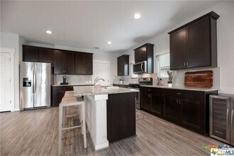 Building Photo - 218 Landing Ln