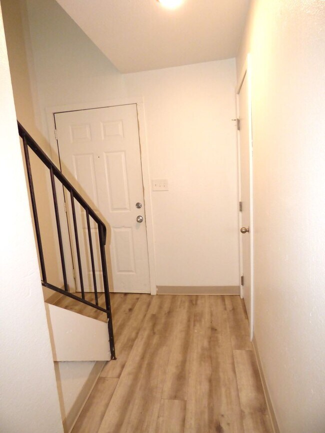 Building Photo - Lancaster Townhomes