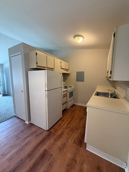 Building Photo - 1256 Oxford Manor Ct