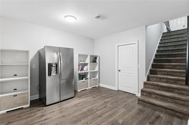 Building Photo - 210 Willow Lk Cv